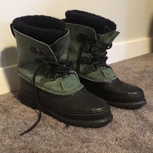Sorel Women’s boots- size 9